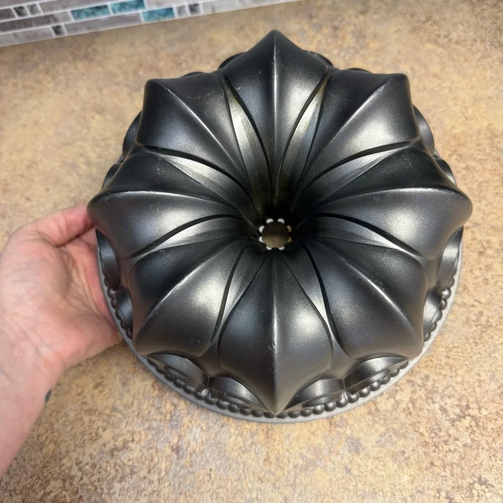 Nordic Ware Fleur De Lis.Bundt cake pan